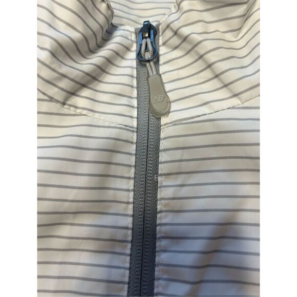 New Balance Women’s Gray White Striped Windbreaker Jacket Full Zip Size Small - Picture 5 of 11